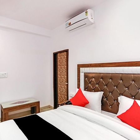Hotel O Golden Stone Газиабад Экстерьер фото