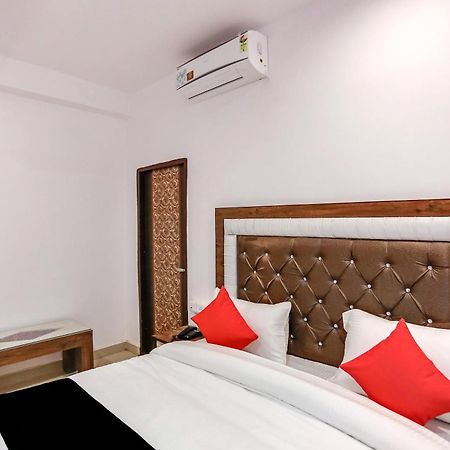 Hotel O Golden Stone Газиабад Экстерьер фото